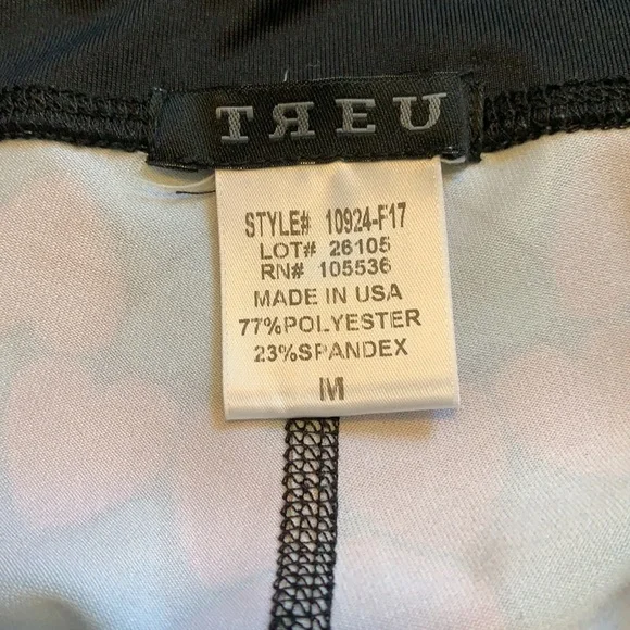 2 Pairs of TREU Athletic Leggings - Picture 4 of 8